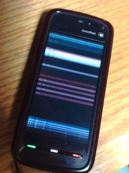 Nokia 5800 fuzzy/scambled screen, when cold!